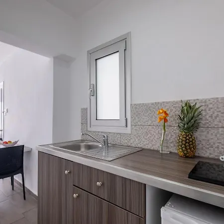 Ideal Vacation Studio Close To The Beach In Sunny Ayia Napa All Yours شقة